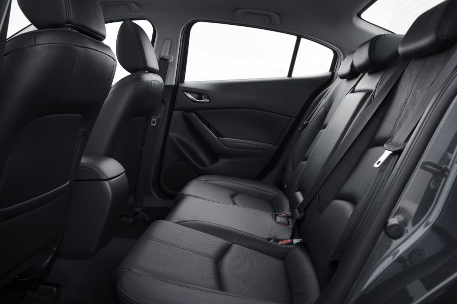 Интерьер Mazda3 SP25 Astina Sedan (BM) 2016 года  (AU) (фото 10 из 56)